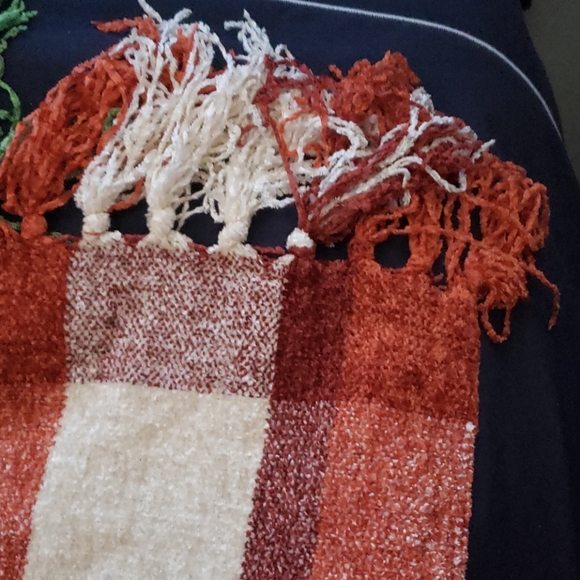 Throw Colorful Blanket. - Picture 2 of 7